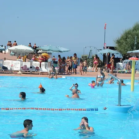 Aquafantasy Aparthotel 3*