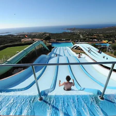 Aquafantasy Aparthotel 3*